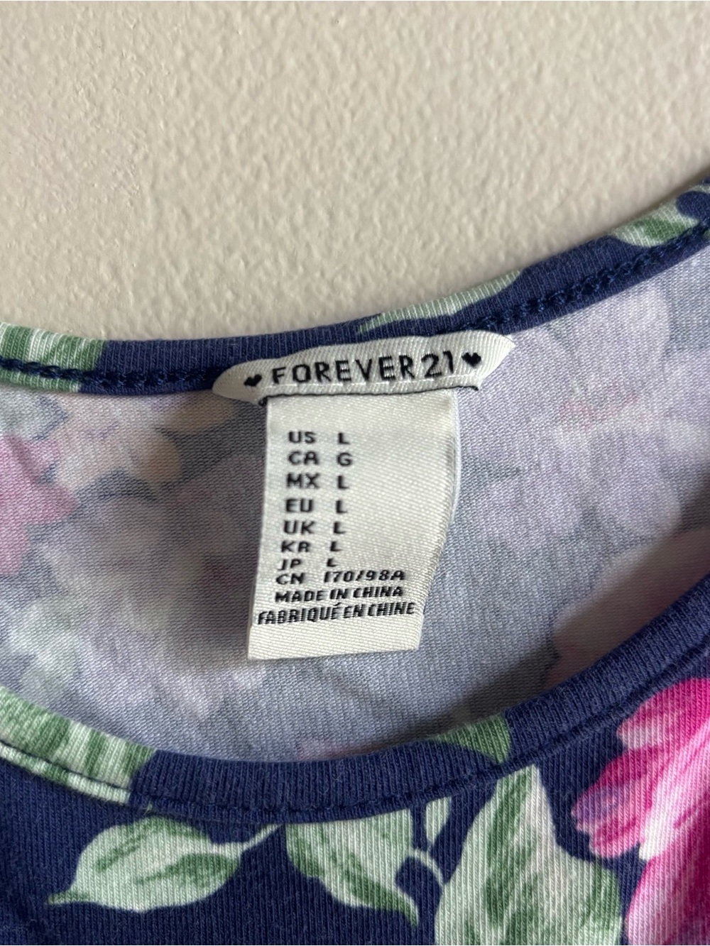 Y2K Forever 21 Navy Floral Scoop Neck Crop Top with Pink & Purple Flowers - Picture 2 of 4